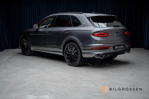 Bentley Bentayga 3 of 5