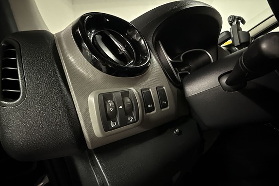 Renault Trafic 11 of 14