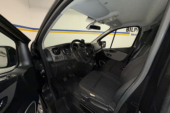 Renault Trafic 9 of 14