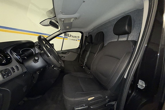 Renault Trafic 10 of 14