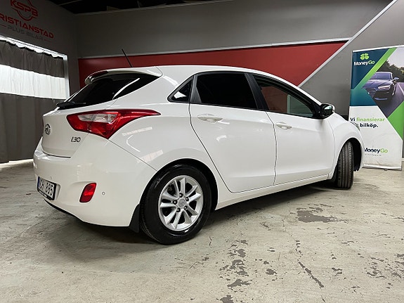 Hyundai i30 4 of 8