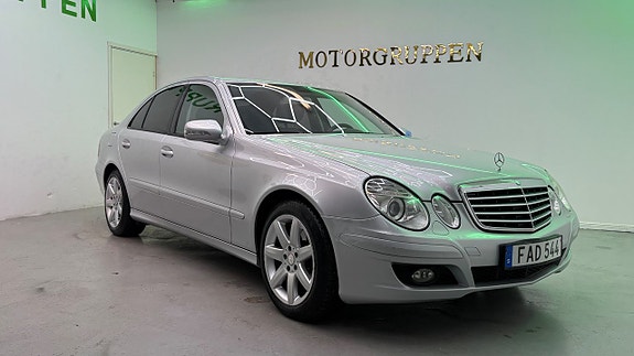 Mercedes-Benz E220 5 of 5