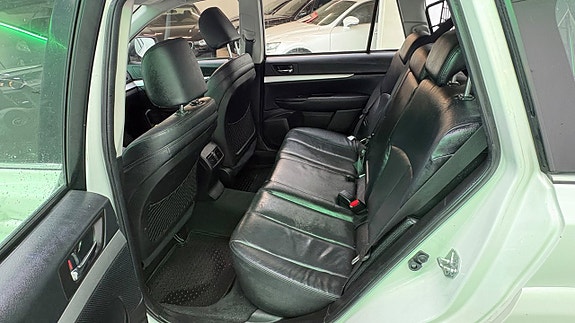 Subaru Outback 13 of 15