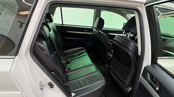 Subaru Outback 12 of 15