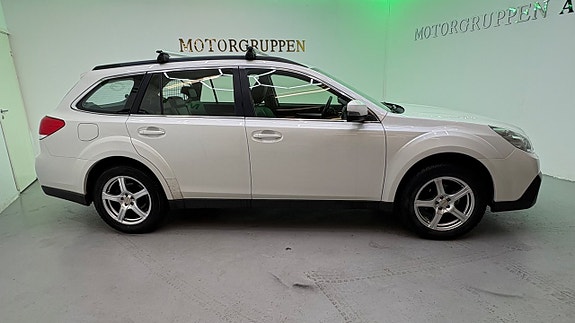 Subaru Outback 3 of 5