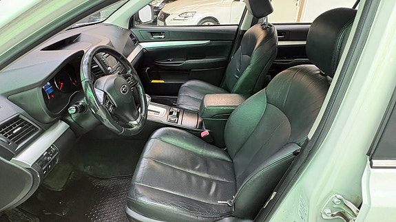 Subaru Outback 10 of 15