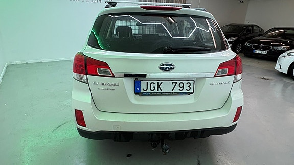 Subaru Outback 9 of 15