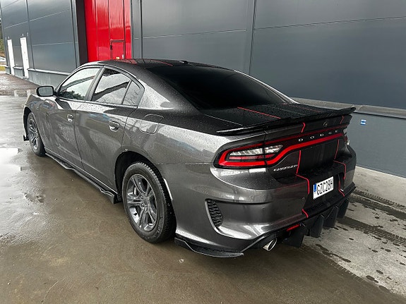 Dodge Charger 4 of 5