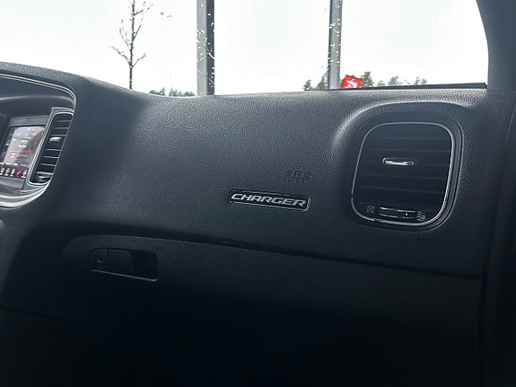 Dodge Charger 13 of 19