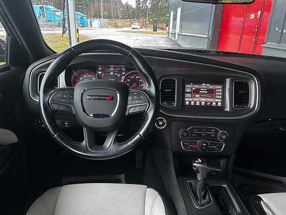 Dodge Charger 16 of 19