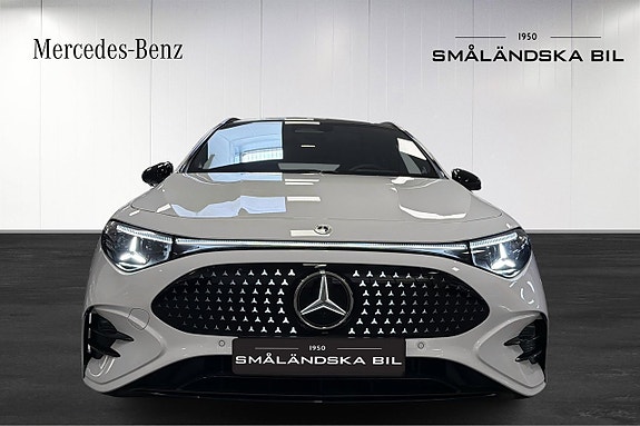 Mercedes-Benz CLA350 2 of 5