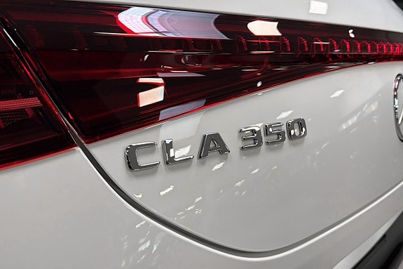Mercedes-Benz CLA350 8 of 24