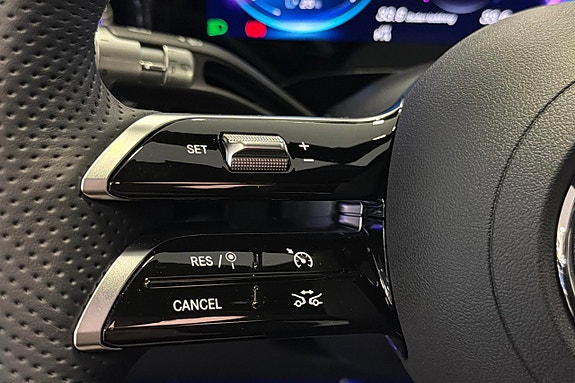 Mercedes-Benz CLA350 21 of 24