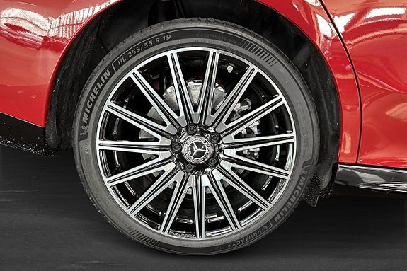 Mercedes-Benz CLA350 5 of 5