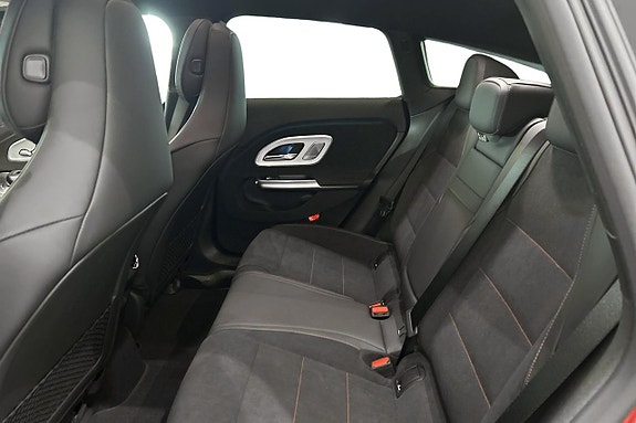 Mercedes-Benz CLA350 10 of 14