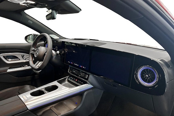 Mercedes-Benz CLA350 9 of 14