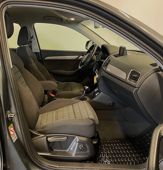 Audi Q3 9 of 17