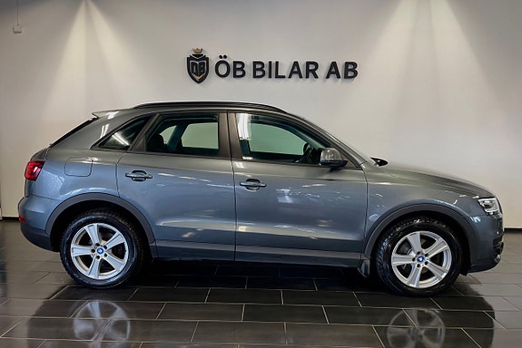 Audi Q3 2 of 5
