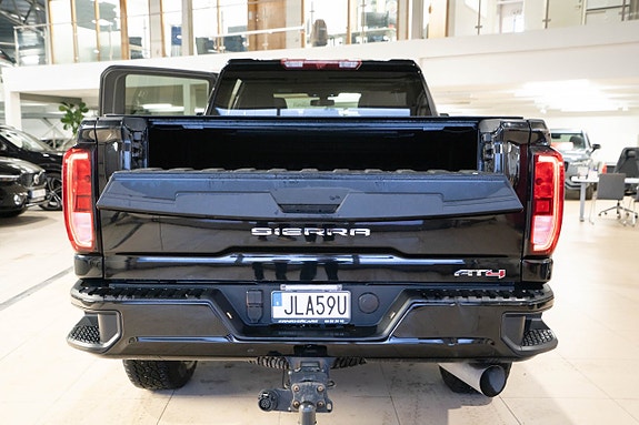 GMC Sierra 8 of 28