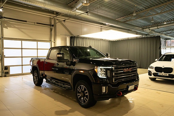 GMC Sierra 4 of 5