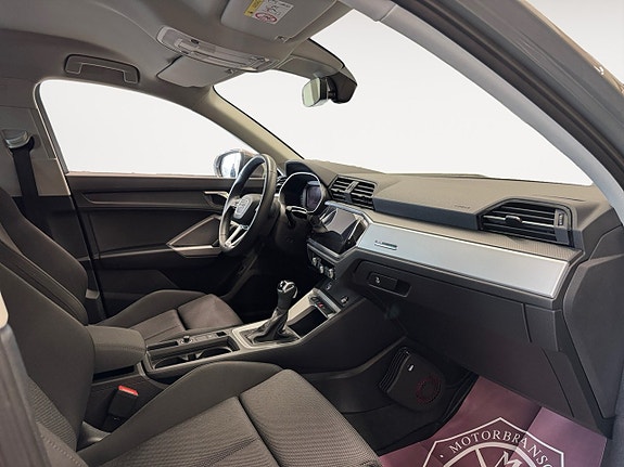 Audi Q3 14 of 19