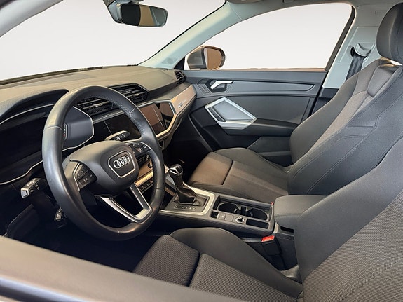 Audi Q3 9 of 19