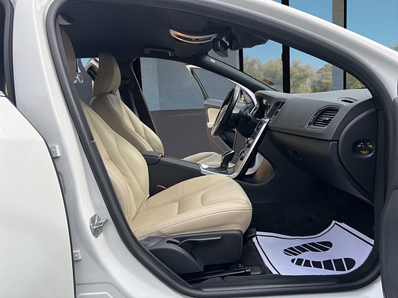 Volvo V60 10 of 21