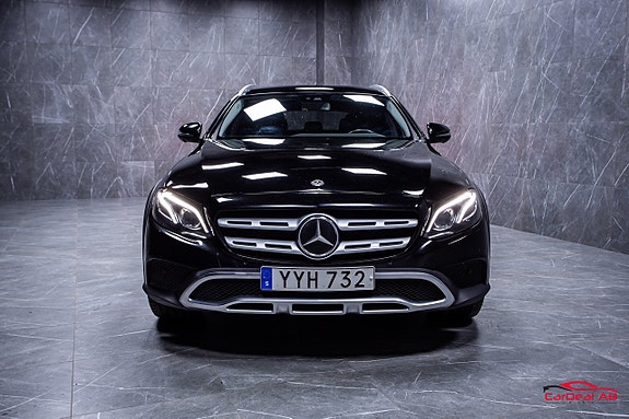 Mercedes-Benz E220 d 2 of 5