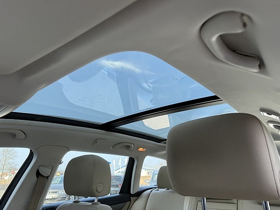 Volkswagen Passat 14 of 15