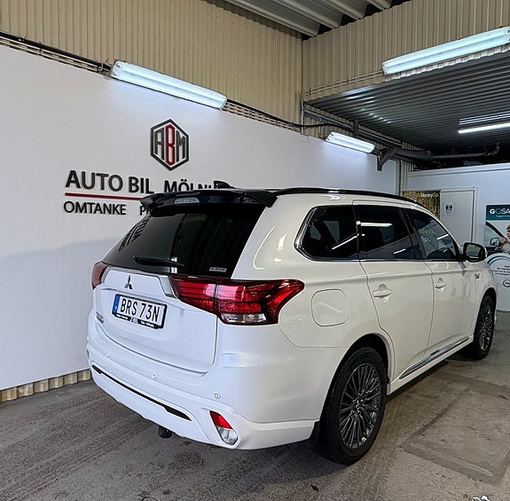 Mitsubishi Outlander 13 of 18