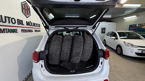 Mitsubishi Outlander 18 of 18