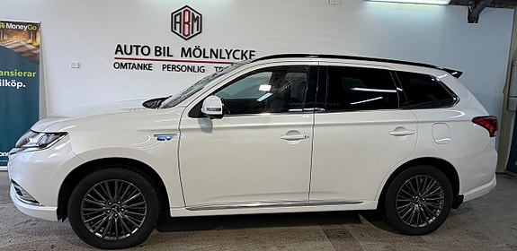 Mitsubishi Outlander 2 of 5