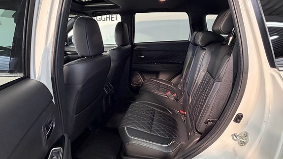 Mitsubishi Outlander 9 of 18