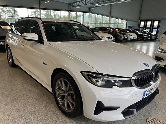 BMW 330e