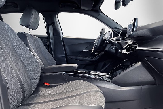 Peugeot 2008 6 of 12