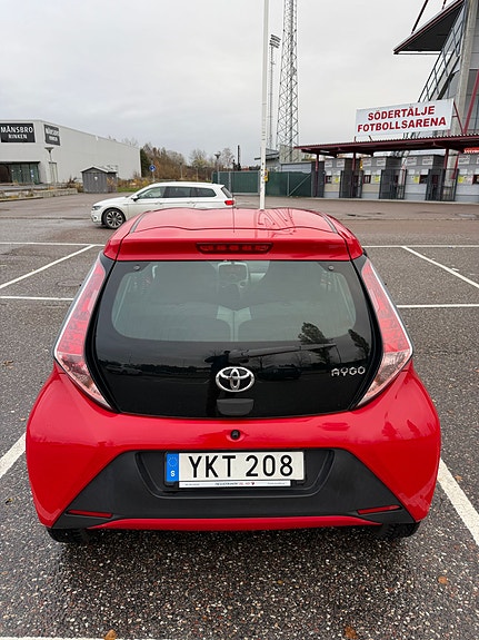 Toyota Aygo 2 of 12