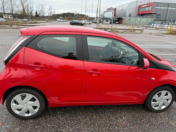 Toyota Aygo 6 of 12