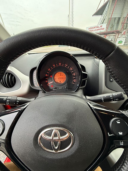 Toyota Aygo 10 of 12