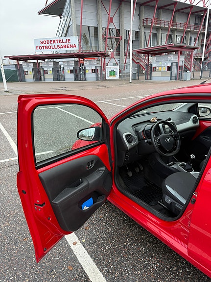 Toyota Aygo 8 of 12