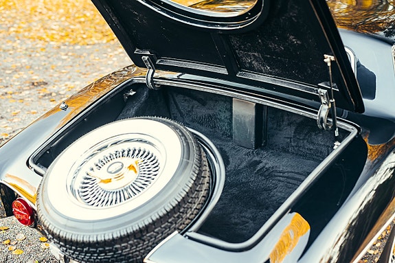 Stutz Blackhawk 23 of 30