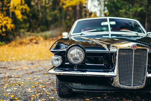 Stutz Blackhawk 10 of 30