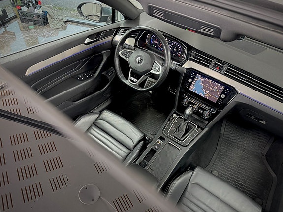 Volkswagen Passat Alltrack 13 of 18