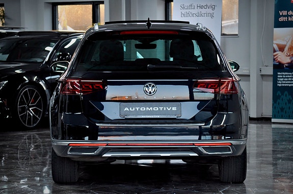 Volkswagen Passat Alltrack 3 of 5