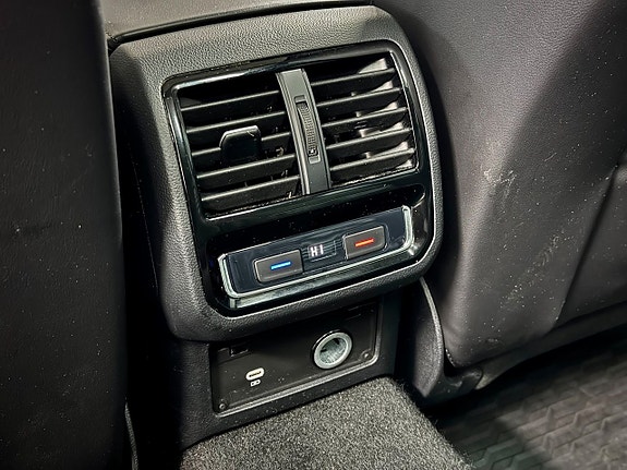 Volkswagen Passat Alltrack 15 of 18