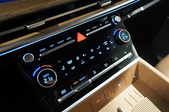 Hyundai Santa Fe 24 of 25