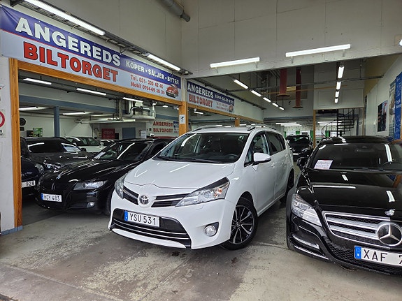 Toyota Verso 2 of 5