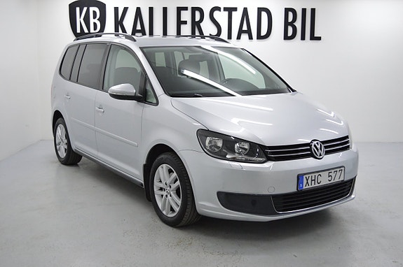 Volkswagen Touran 2 of 5