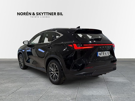 Lexus NX350h 2 of 5
