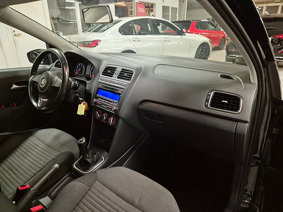 Volkswagen Polo 10 of 18