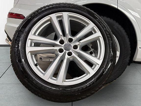 Audi Q7 9 of 20